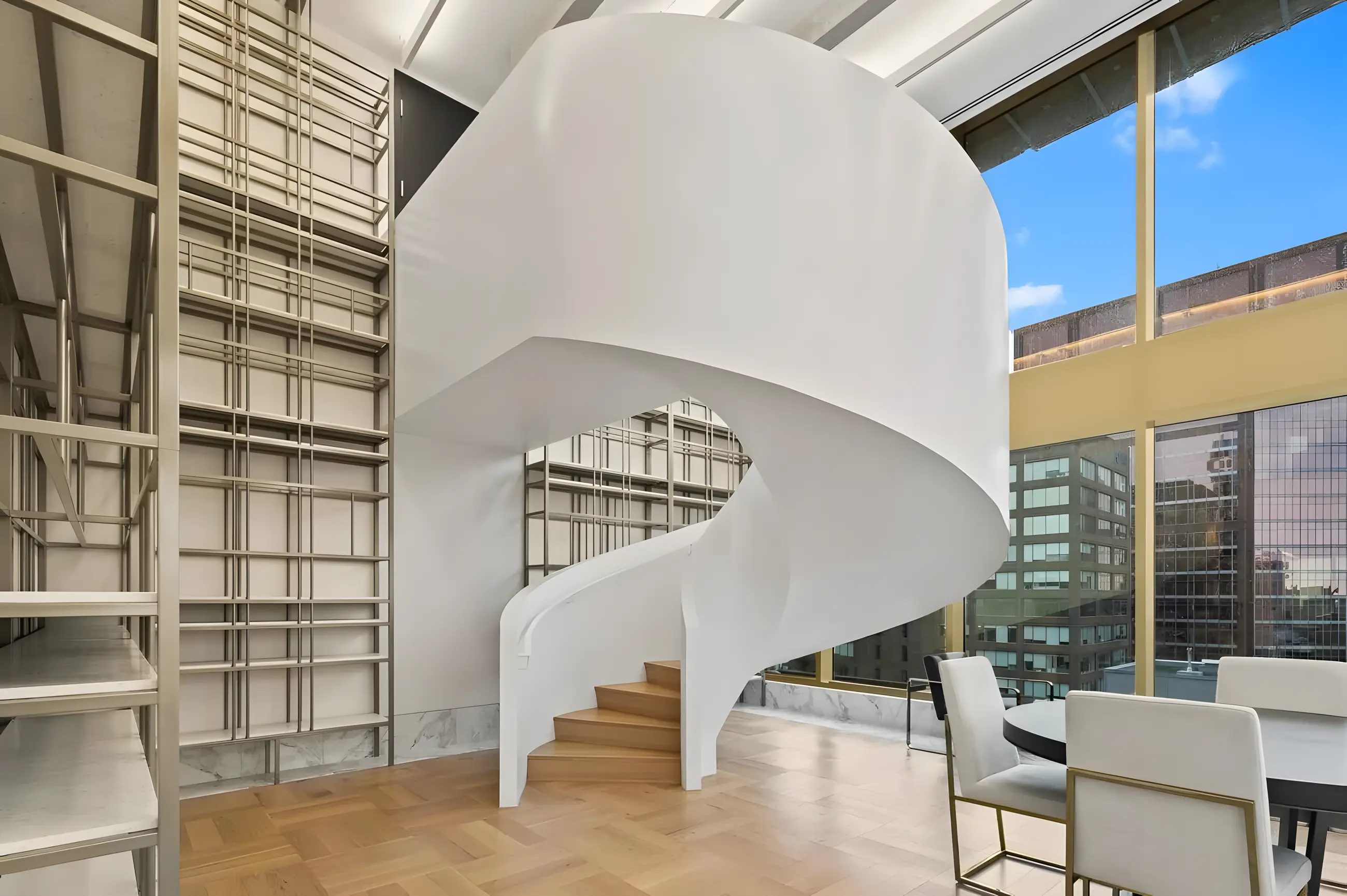 Escalier hélicoïdal — espace commercial, Montréal