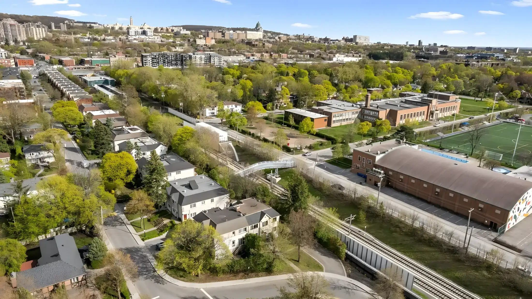 Vue aérienne par drone — propriété résidentielle